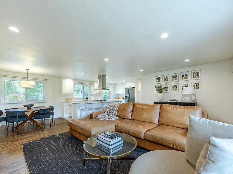 1386 Roundup Dr — Photo 17