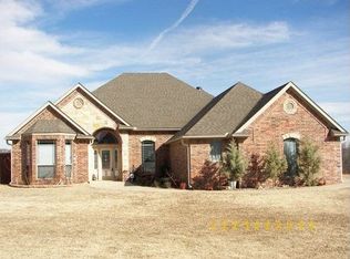 930 Magnolia Dr, Ada, OK 74820