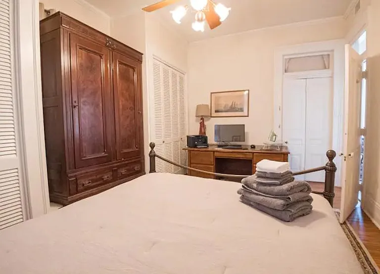 6056 Prytania St — Photo 17