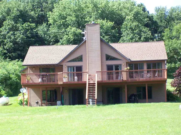 E4685 Jay Ct, La Valle, WI 53941