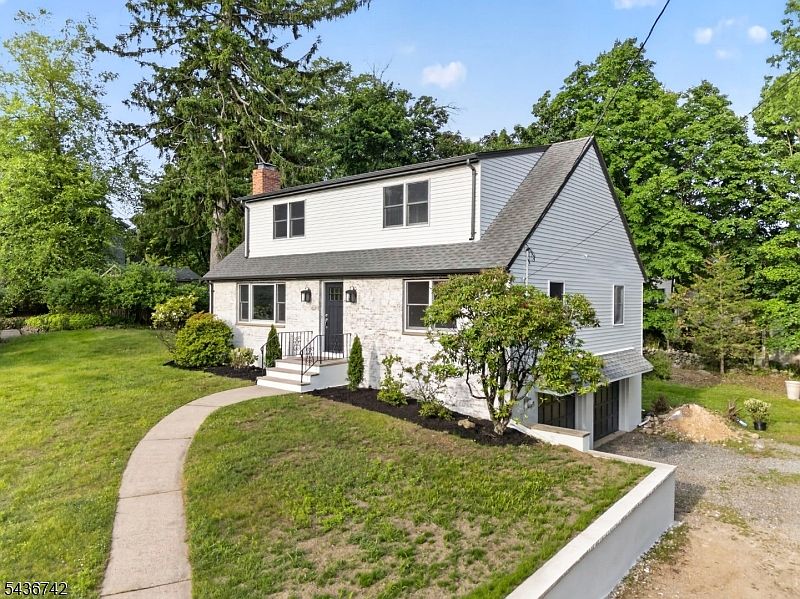 1st image of 11 Franklin St