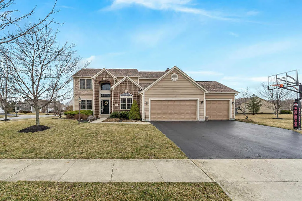 3464 Village Club Dr photo 1