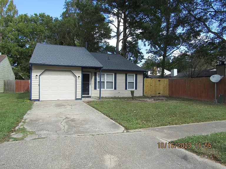 1256 Eaglewood Dr — Photo 2