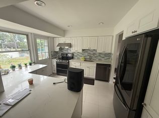 15 Evers St #1, Hicksville, NY 11801