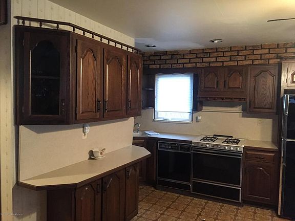 3rd image of 95 Tysens Ln
