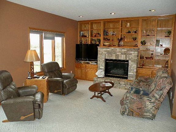 4th image of 225 William Lake Shore Dr