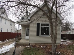 1239 S 4th St, Pekin, IL