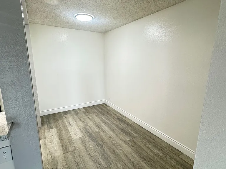 1133 E Alosta Ave #B201 — Photo 7