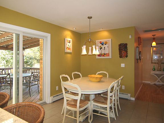 2675 Linder Ave Dining Room
