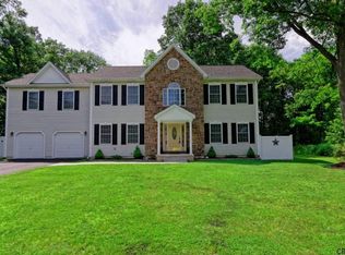 14 Elizabeth Dr, Voorheesville, NY 12186