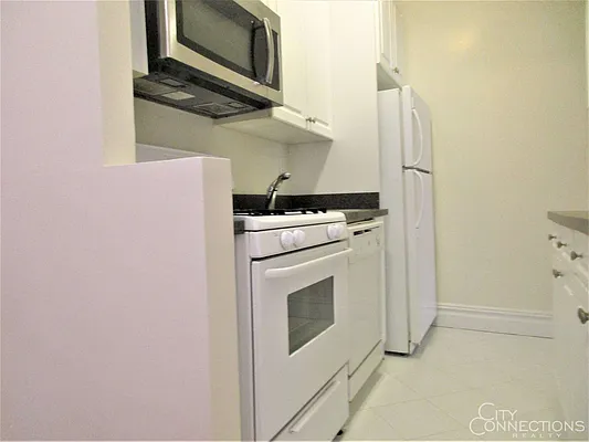 Rented by City Connections Realty | media 17