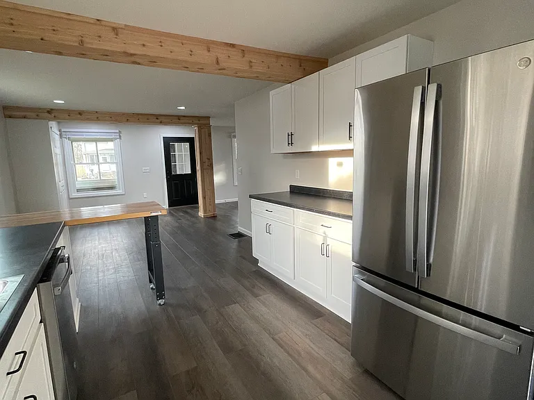 553 Adams Ave — Photo 10