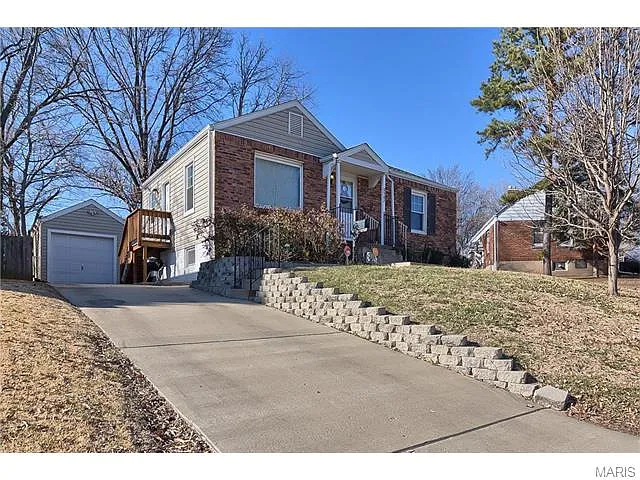9562 Bataan Dr photo 1