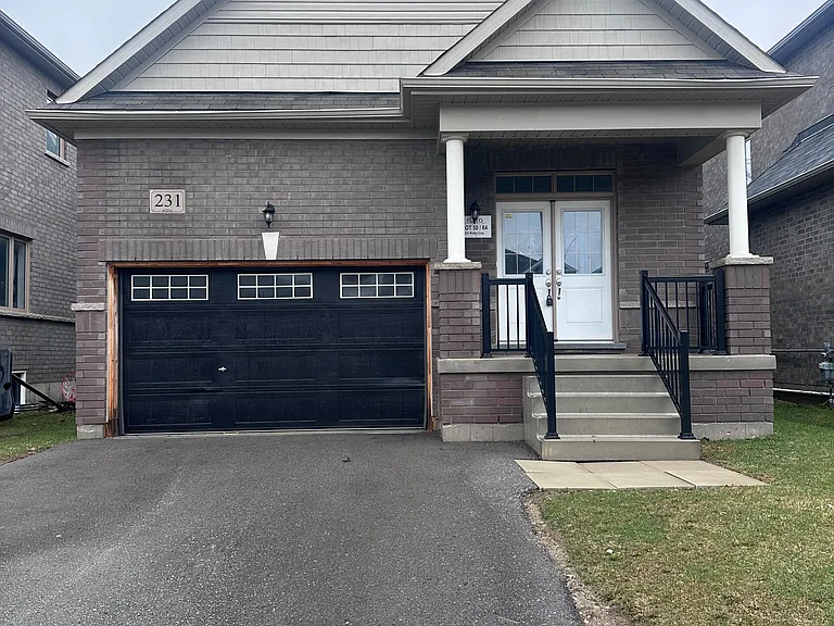 231 Ridley Cres — Photo 1