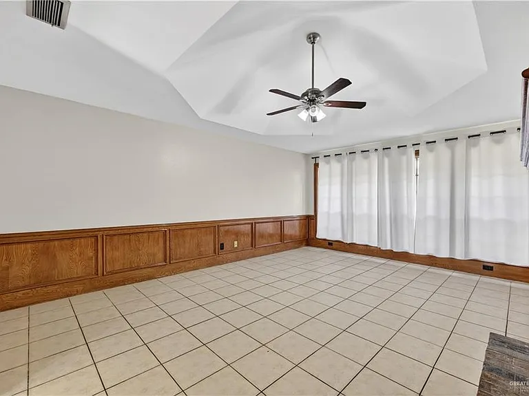 606 Silva Dr — Photo 7