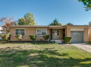 10866 Sharondale Ln, Dallas, TX 75228