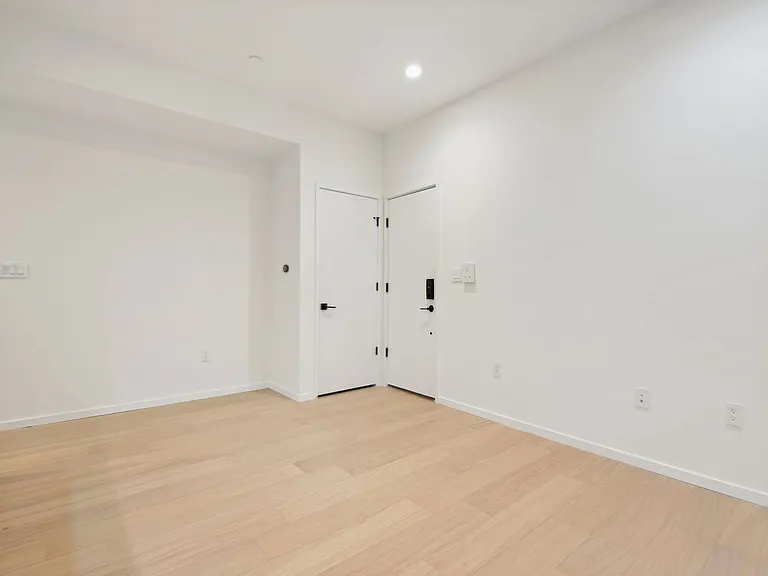 424 M St NW #2 — Photo 8