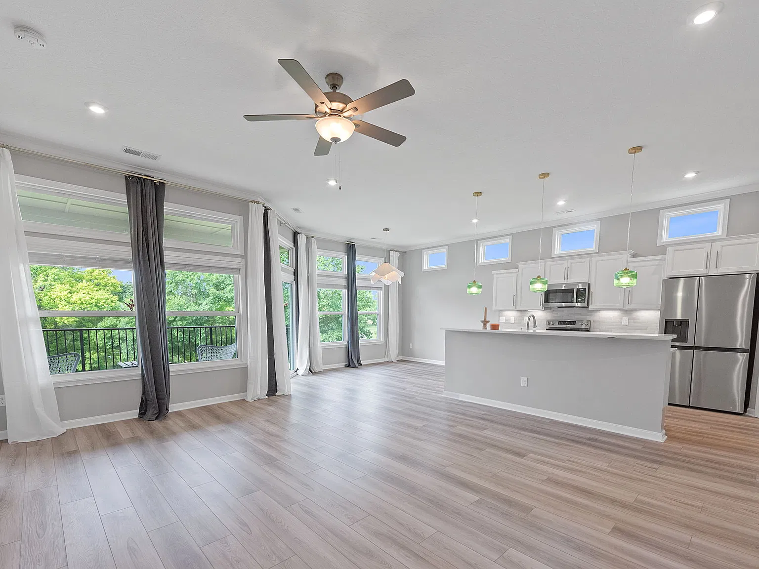 3 bed, 2.5 bath, 2017 sqft, $2,795 — Photo 3
