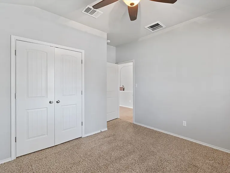 4504 Tiddle Ln — Photo 4