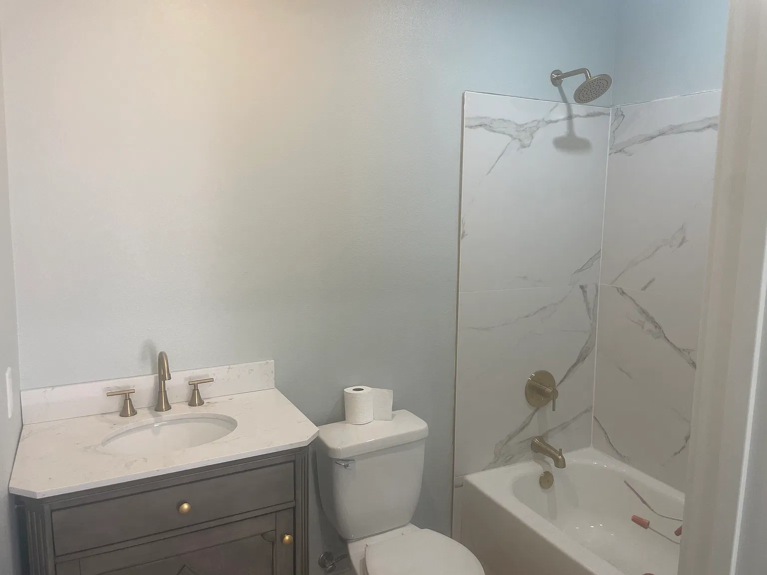 2 bed, 500 sqft, $2,300 — Photo 3