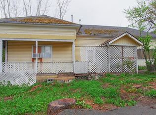503 N 5th Ave, Gold Hill, OR 97525