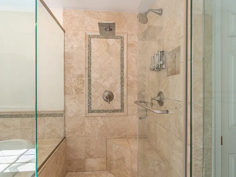 1820 Calvert St NW — Photo 52