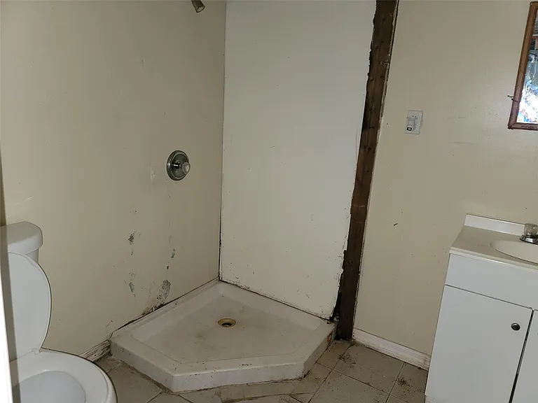 6912 Mansfield St — Photo 17