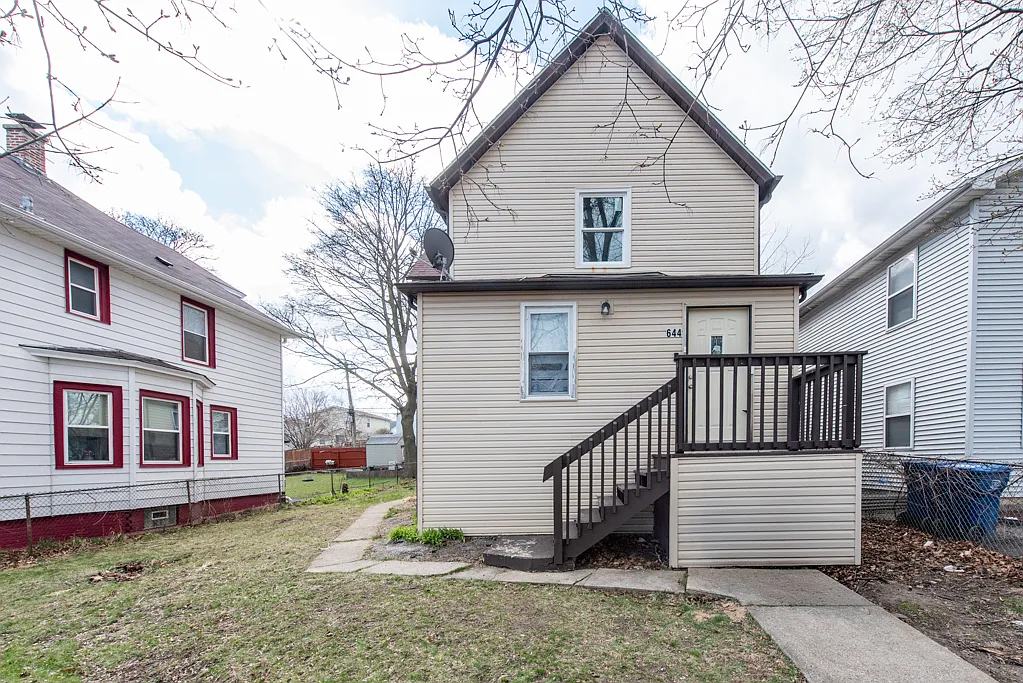 644 Lenox Ave photo 1