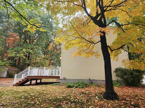 1 Bellflower Circle, Concord, NH 03303