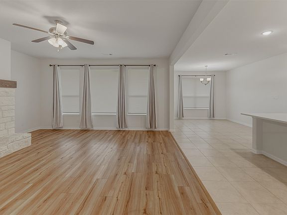 4th image of 1037 Flagstone Dr