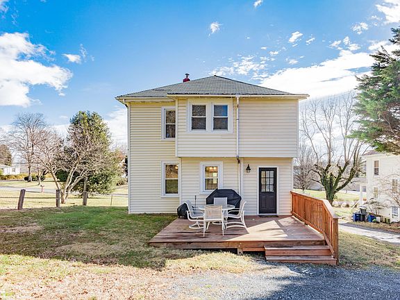 3rd image of 228 Catalpa Pl