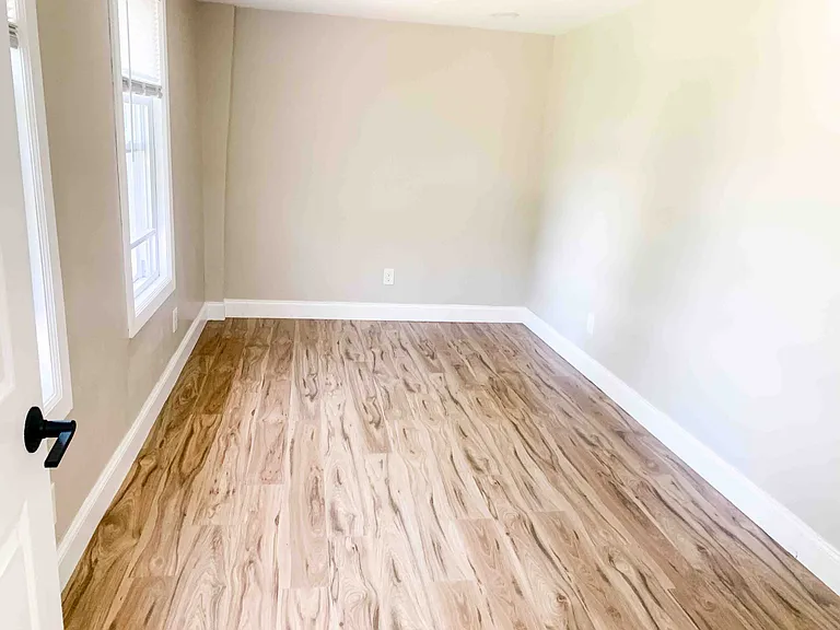 321 Bridge St — Photo 11