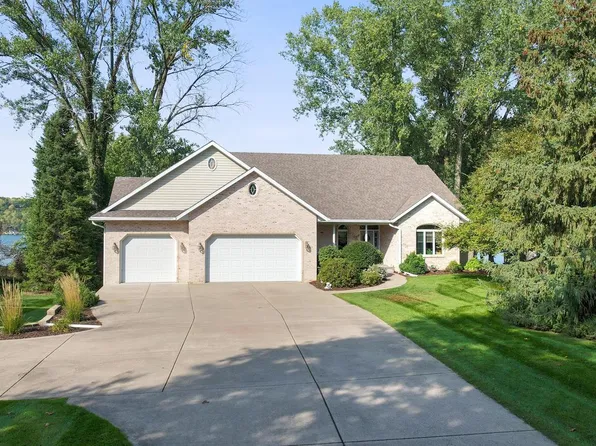 W10642 Becker Road, Poynette, WI 53955