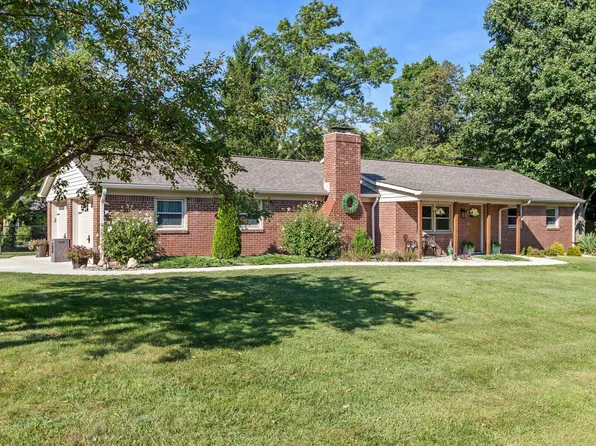 62 Orchard Ln, Danville, IN 46122