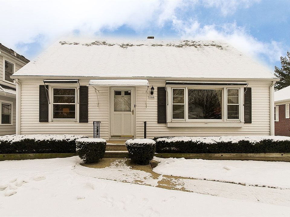 1st image of 1513 Henry Pl