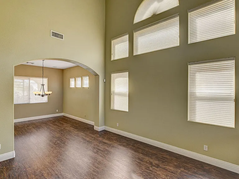 408 Silver Prairie Ct — Photo 8