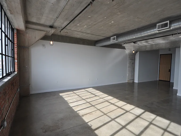 The Walnut Building — Photo 13