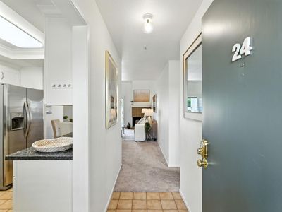 24 Pelican Ln, Redwood City, CA, 94065