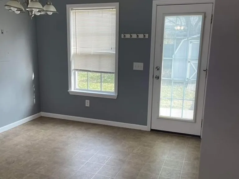 754 W Elm Rd — Photo 9