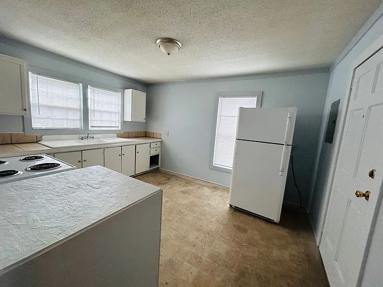 308 W Kivett St — Photo 31