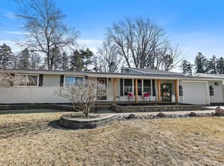 1900 Perry Ct, Sycamore, IL 60178