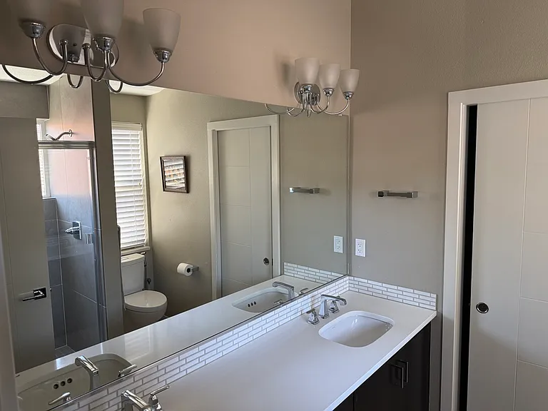 1559 NE 72nd Ave — Photo 8