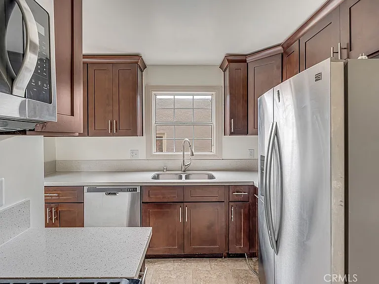 1515 E Walnut Way — Photo 17