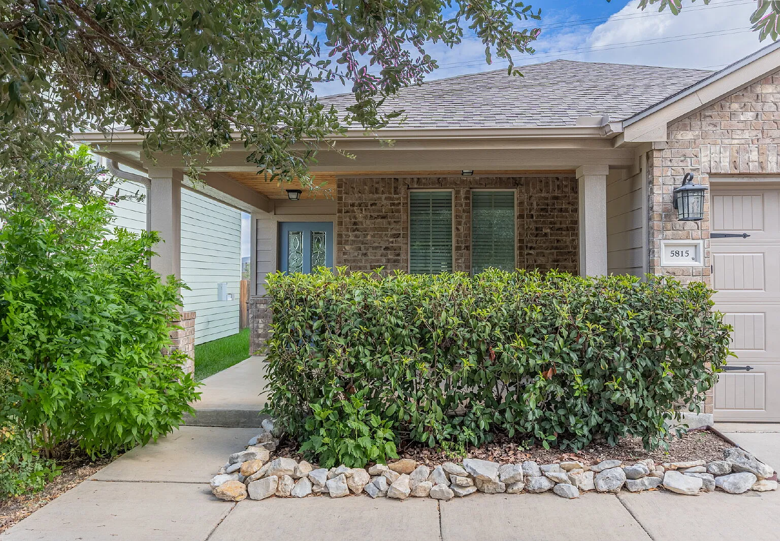 3 bed, 2.0 bath, 1597 sqft, $2,000 — Photo 4