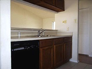 2nd image of 2213 Meadow Ln