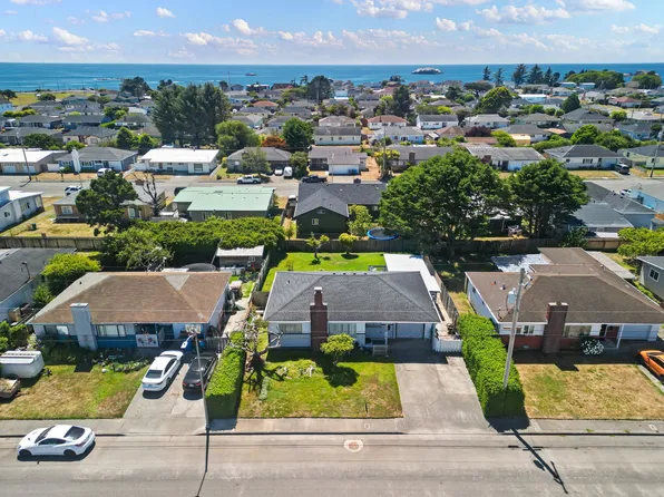 1128 A St, Crescent City, CA 95531