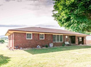 122 Gregory St, Shenandoah, VA 22849