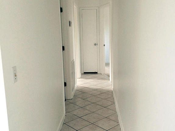 4th image of 944 Francis St