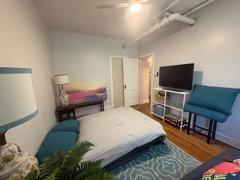 2423 W Lunt Ave #1 — Photo 11
