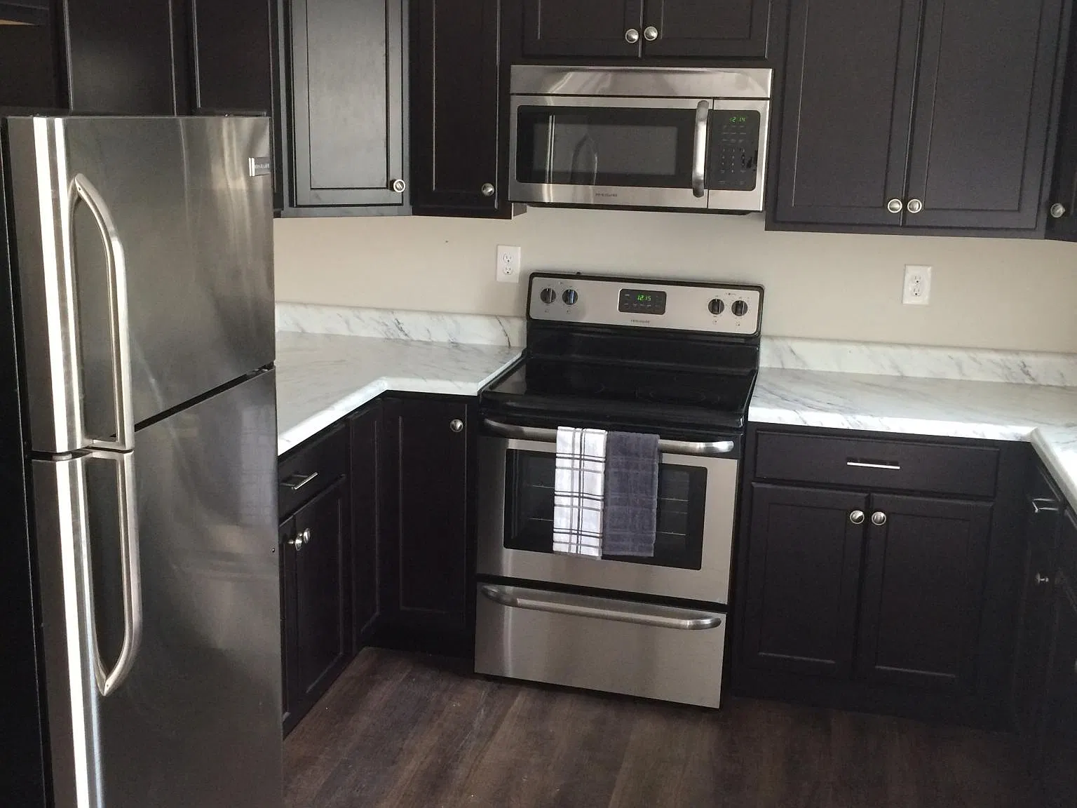2 bed, 2.5 bath, 1500 sqft, $1,895 — Photo 3